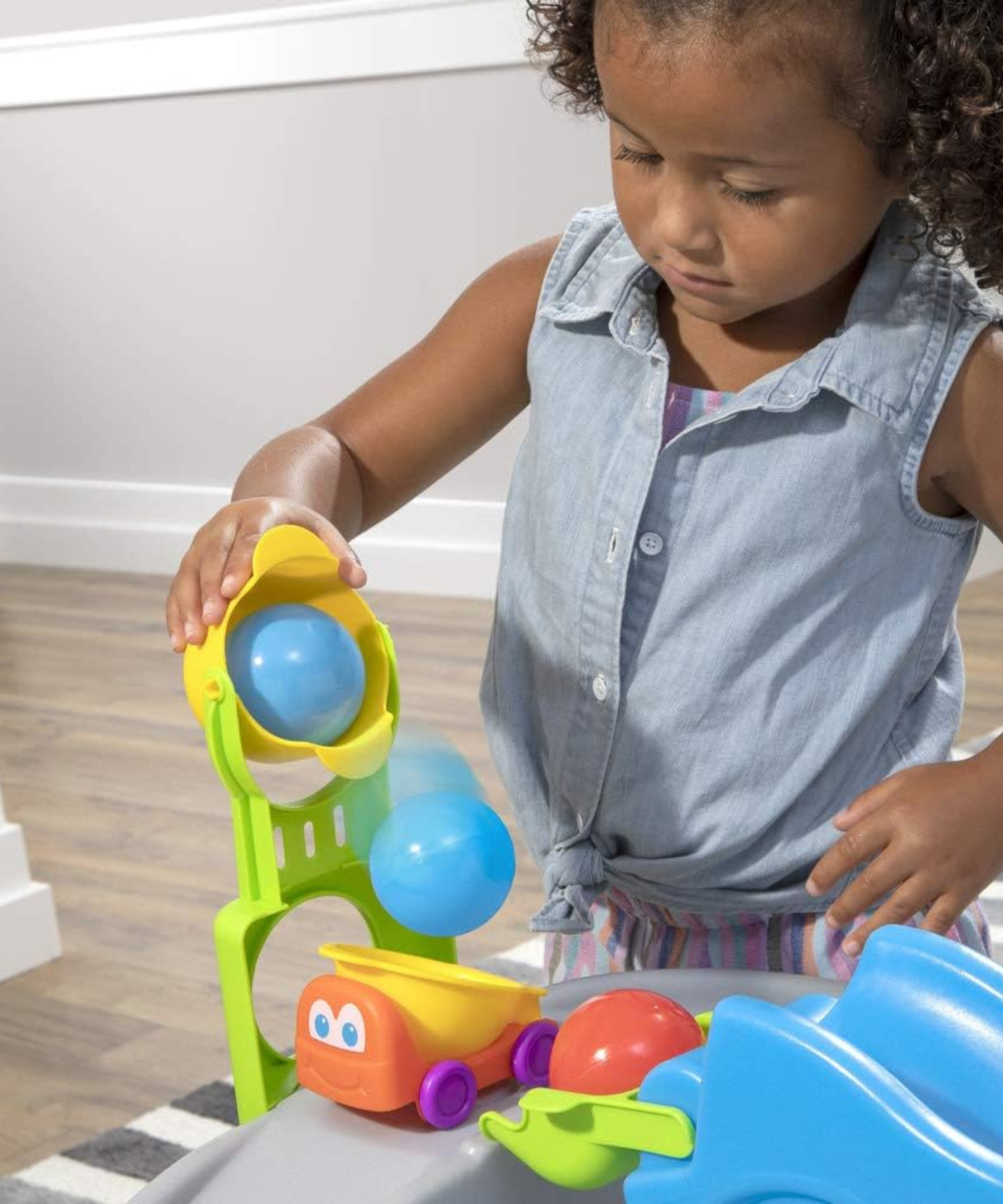 طاولة اللعب بول باديز تروكين آند رولين من ستيب 2، مجموعة ألعاب حسية داخلية وخارجية، لعبة نشاط مع 13 قطعة من الملحقات بما في ذلك الكرات ولعبة STEM ومركز الأنشطة، مناسبة للأطفال من سن سنتين فما فوق