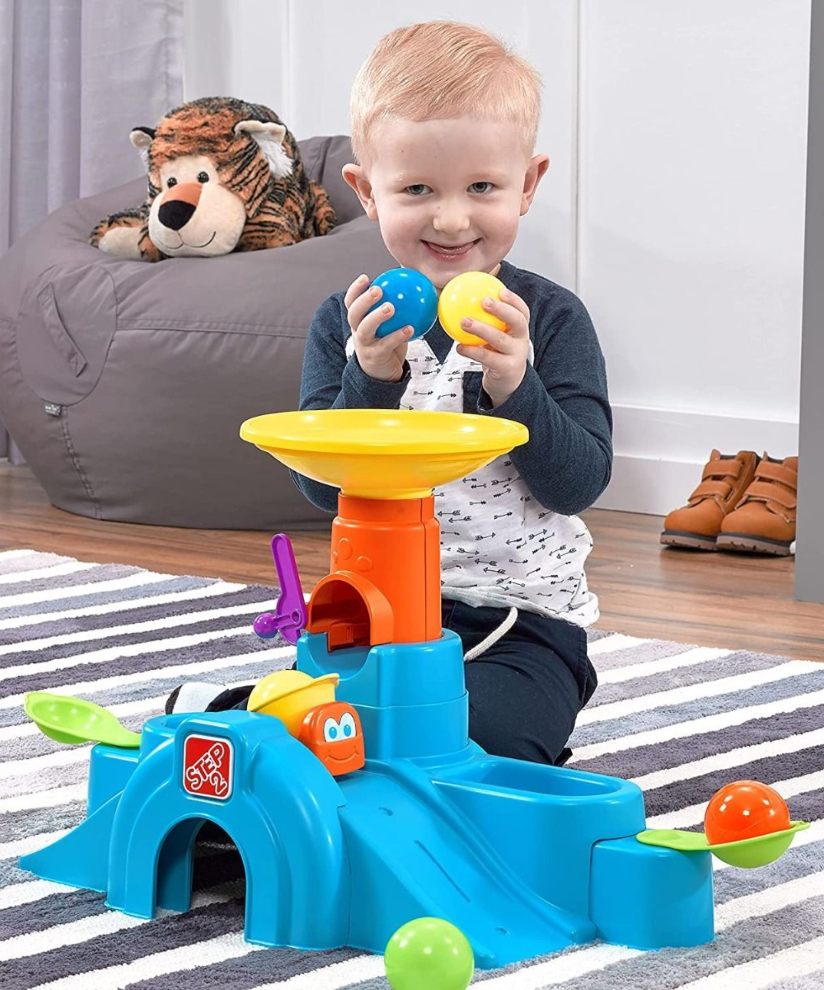 برج نفق Ball Buddies من Step2، طاولة لعب حسية داخلية وخارجية، لعبة نشاط مع 12 قطعة من الملحقات بما في ذلك الكرات ولعبة STEM ومركز الأنشطة، مناسبة للأولاد والبنات من عمر سنة واحدة فما فوق