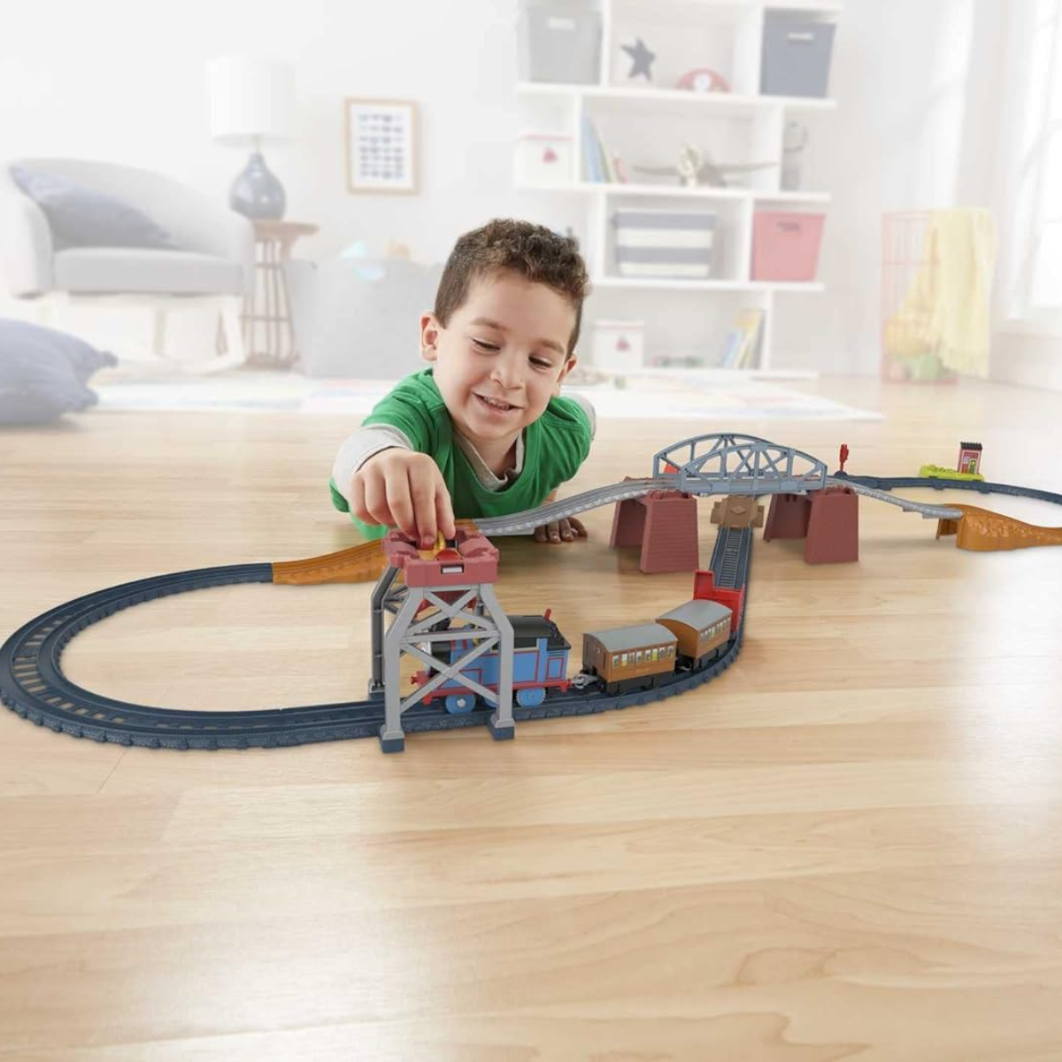 Thomas & Friends Fisher-Price 3-in-1 Package Pickup Train Set, Motorized Thomas with Annie & Clarabel, 3 Track Layouts, Battery-Powered, Ages 3+