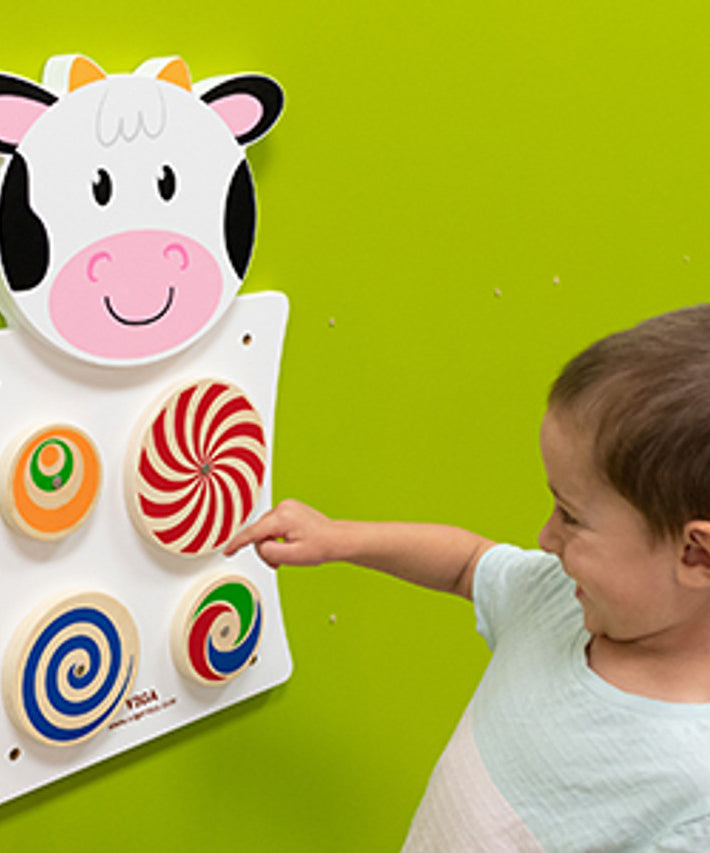 لعبة حائط فيجا - أنماط دوارة، نشاط حسي خشبي من مونتيسوري للأطفال الصغار من عمر 18 شهرًا فما فوق - لعبة تعليمية صديقة للبيئة مع أقراص دوارة - تنمية التنسيق بين اليد والعين والمنطق