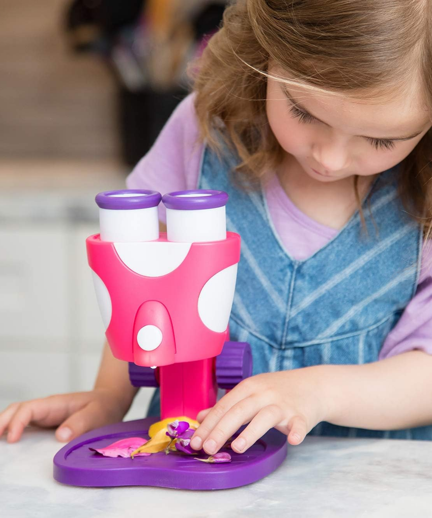 موارد التعلم جيوسفاري جونيور، مجهر "ماي فيرست"، وردي، تكبير ٨ أضعاف، أداة علمية لمرحلة ما قبل المدرسة، للأعمار من ٣ سنوات فما فوق