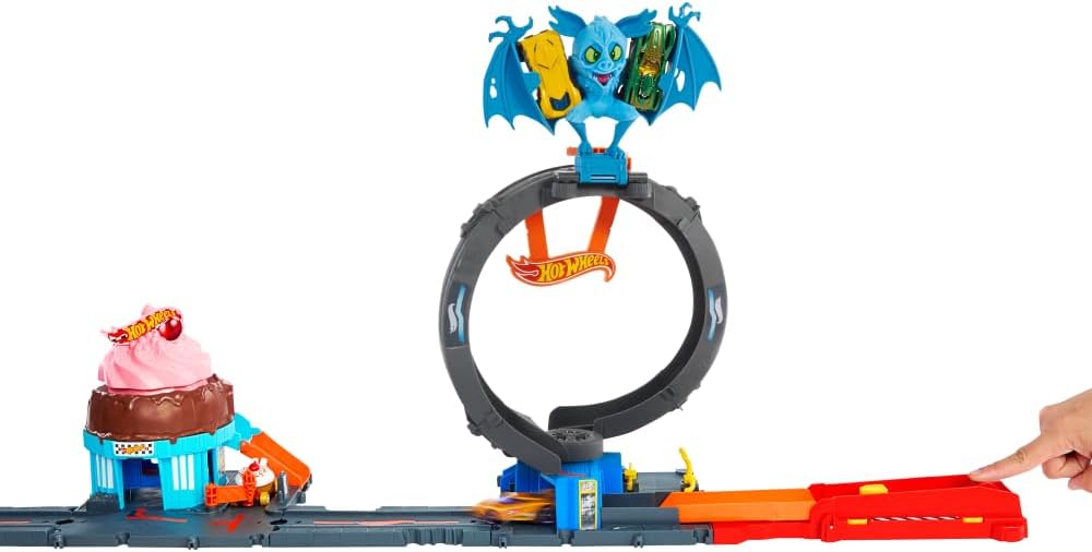 Hot Wheels City Bat Loop Attack Playset with Rotating Tire Loop, Adjustable Launcher & 1:64 Scale Toy Car, Connectable Track Set for Kids 4+