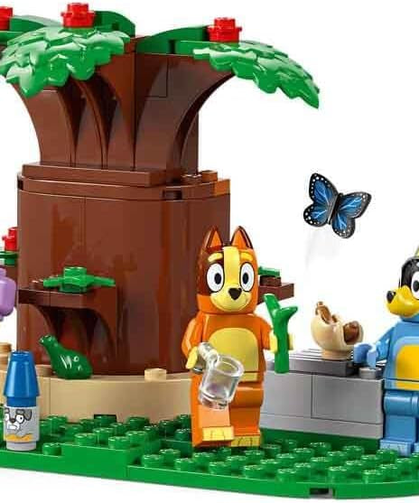 LEGO Bluey: Bluey's Family House Toy - Modular Playset with Multiple Rooms, a Garden, 4 Minifigures & Fun Accessories - Birthday Gift for 4+ Year Old Girls & Boys or TV Show Fans - 11203