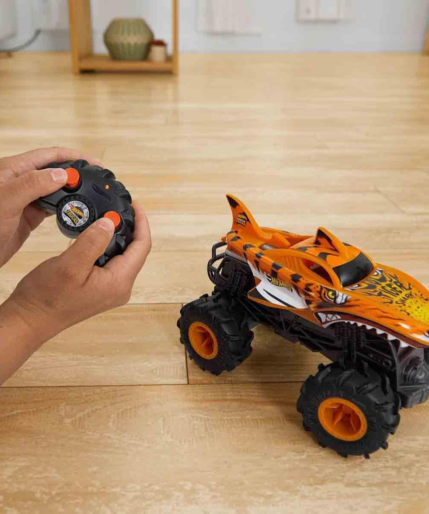 Hot Wheels RC Monster Trucks HW Tiger Shark RC in 1:24 Scale, Remote-Control Toy Truck