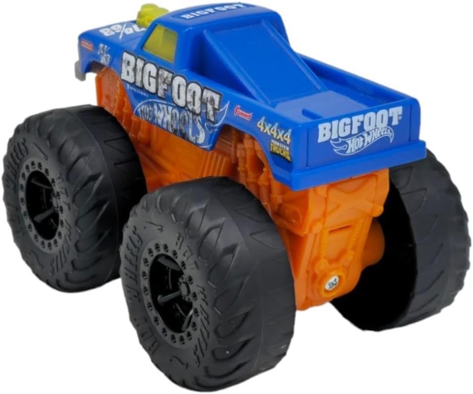 Hot Wheels Monster Trucks Roarin Wreckers, 1 1:43 Scale Truck with Lights & Sounds, Plays Truck s Theme Song, Toy for Kids 3 Years Old & Older