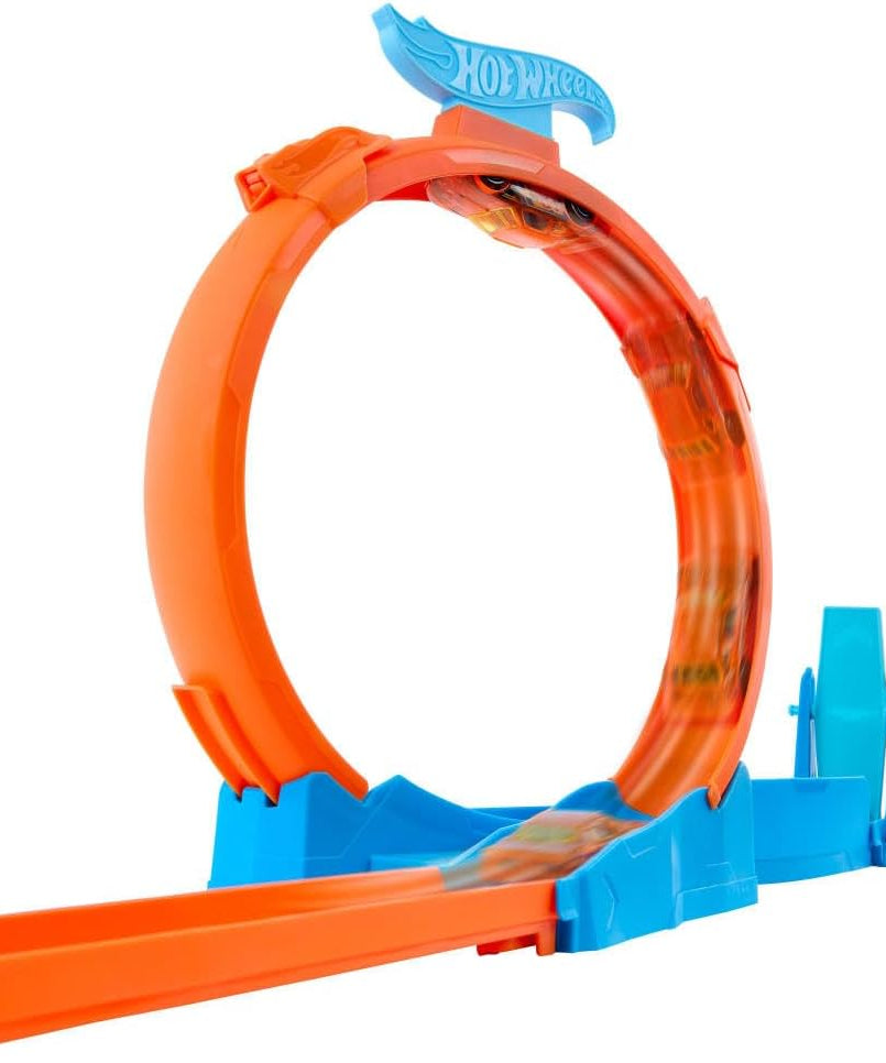 Hot Wheels Toy Car Track Set, Triple Loop Pack & 1:64 Scale Vehicle, Track-Building Components with 3 Loops, Speed Snap Tracks & Adapters, JDW39