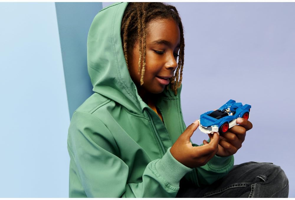 LEGO Sonic the Hedgehog: Sonic : Speedster Lightning - Race Car Toy w/a Minifigure, Chaos Emerald & 3 Gold Rings - Gaming Gift for 7+ Year Old Boys & Girls - 77117