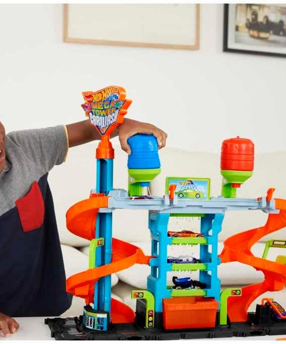 Hot Wheels City Mega Car Wash Playset with 1 Color Shifters Car, No-Mess Water Play, Track Features, Connects to Other Sets, Kids Toys for Ages 3 and Up