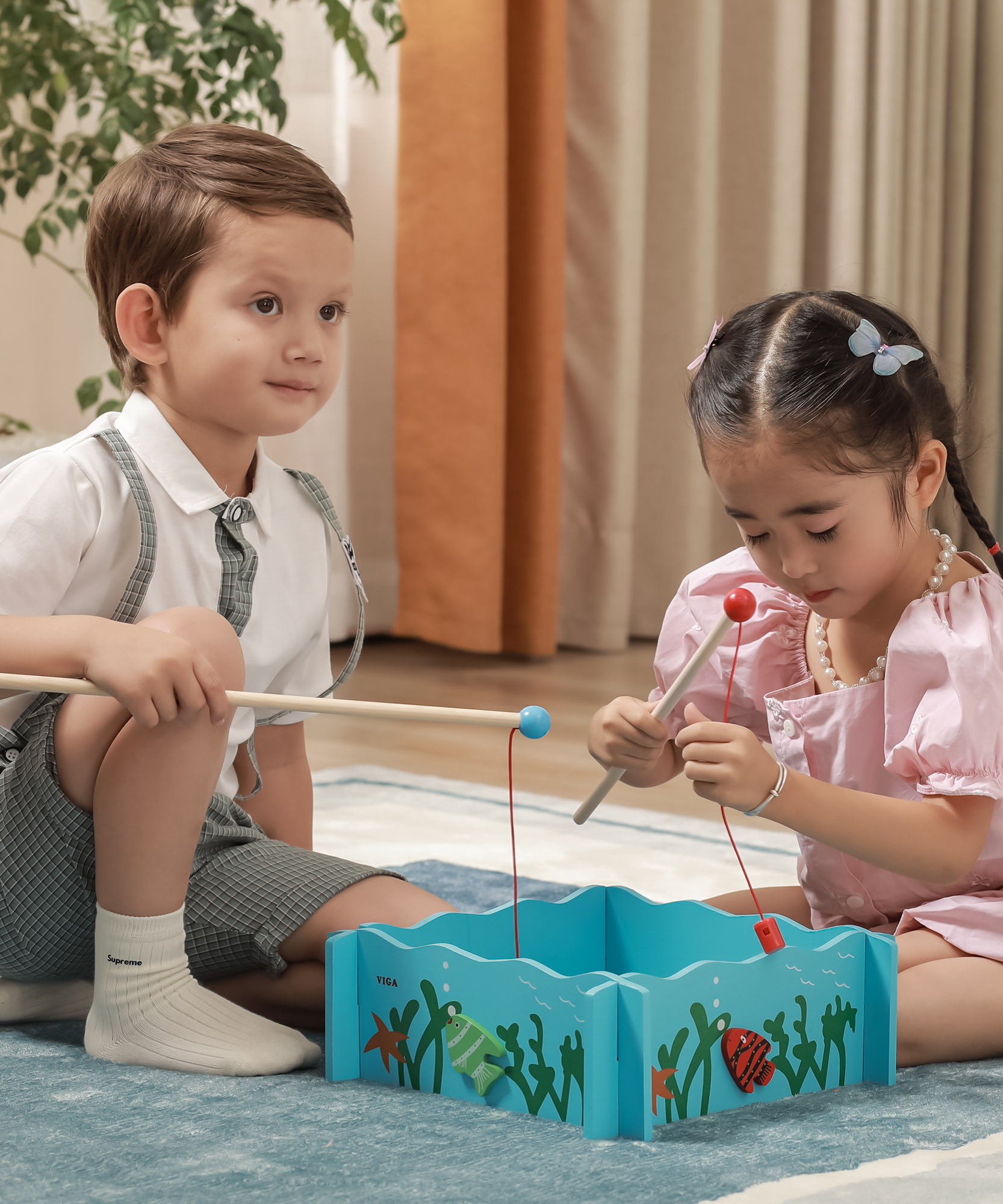 لعبة صيد خشبية من فيجا، لعبة مونتيسوري مغناطيسية بأربعة قضبان وأسماك مرقمة، تُنمّي المهارات الحركية الدقيقة والتعرف المبكر على الأرقام، لعبة تعليمية صديقة للبيئة وغير سامة، للأعمار من 18 شهرًا فما فوق