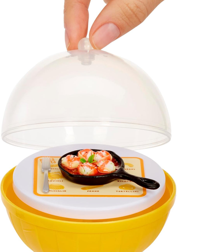 MGA’s Miniverse Make It Mini Foods Diner Series 4 Surprise, DIY Mini Resin Snack & Dessert Replicas with Ingredients, Recipe Card, Accessories, Table Display & Blind Packaging – 8 Styles- 546825