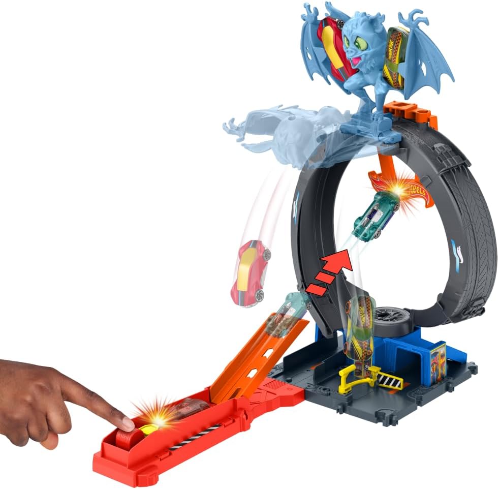 Hot Wheels City Bat Loop Attack Playset with Rotating Tire Loop, Adjustable Launcher & 1:64 Scale Toy Car, Connectable Track Set for Kids 4+