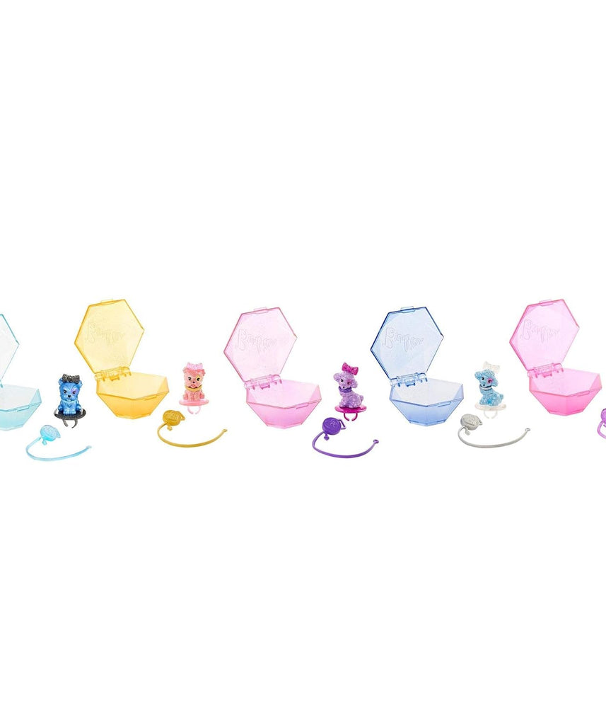 Barbie Color Reveal Pet Set in Diamond-Shaped Case with 5 Surprises GTT10