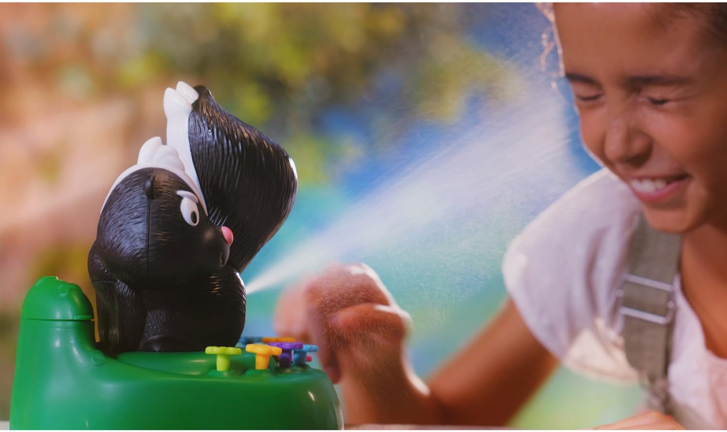 Merchant Ambassador Skunned! Kids Dice Rolling and luck game! Funny Surprise Water Spray! Kids action game!Age 6 & Above! Girls and Boys