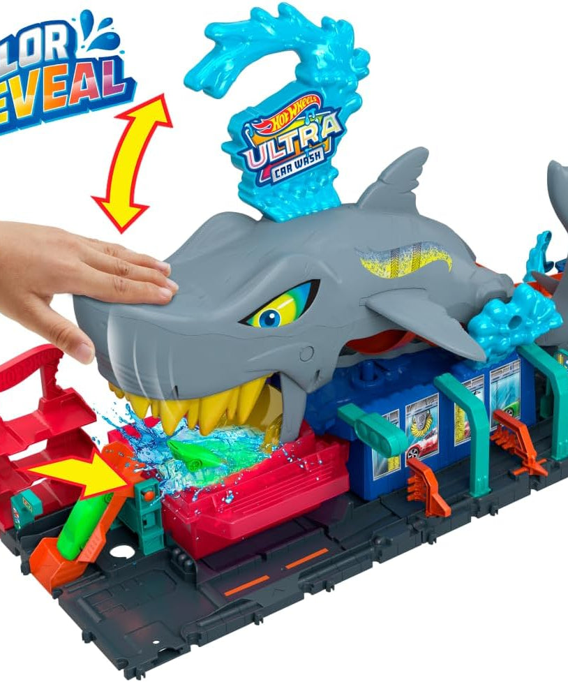 Hot Wheels Let’s Race Netflix City Shark Wash Station Playset with 1:64 Color Reveal Car, Colour Changing Car Wash Track Set, Interactive Water Play Toy for Kids 3 Years+