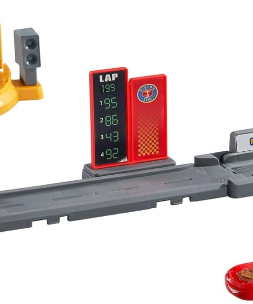 Mattel Disney Pixar Cars Piston Cup Jump & Stunt Runway Playset with Lightning McQueen, 2 Ways to Play, Ages 4+