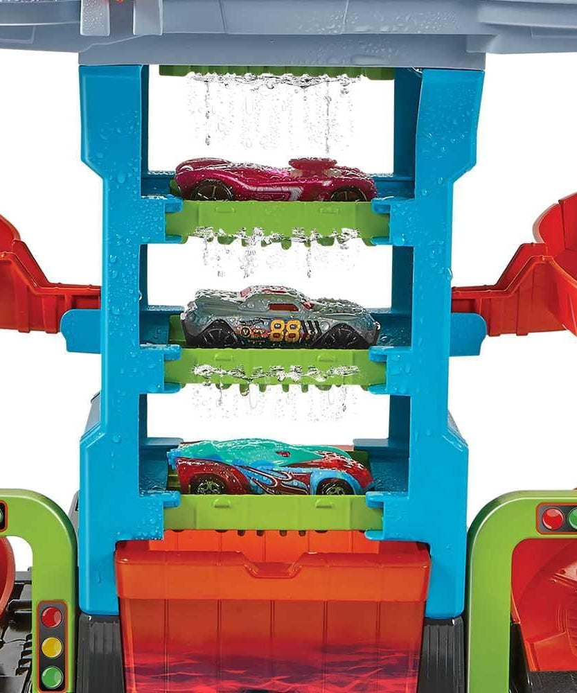 Hot Wheels City Mega Car Wash Playset with 1 Color Shifters Car, No-Mess Water Play, Track Features, Connects to Other Sets, Kids Toys for Ages 3 and Up