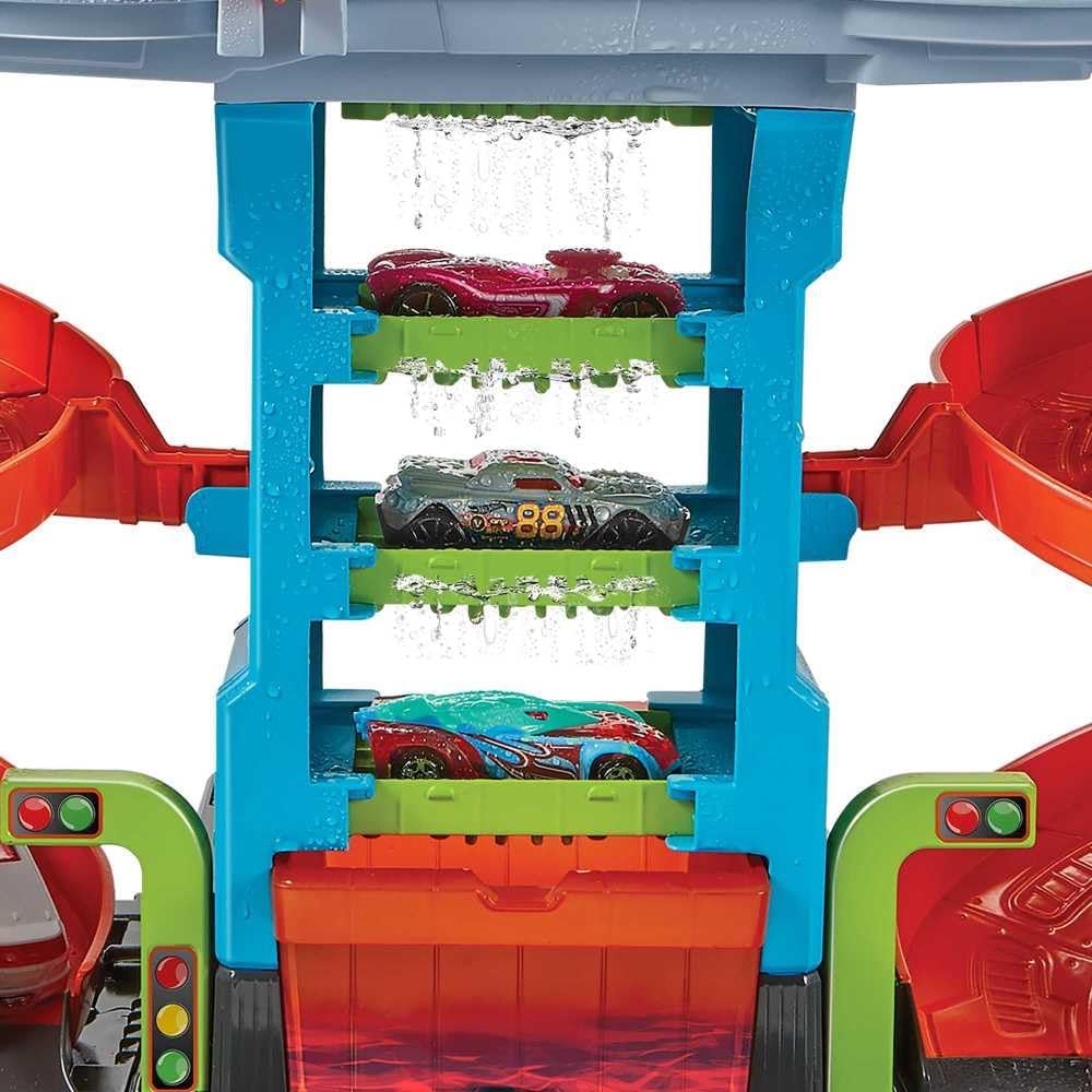 Hot Wheels City Mega Car Wash Playset with 1 Color Shifters Car, No-Mess Water Play, Track Features, Connects to Other Sets, Kids Toys for Ages 3 and Up