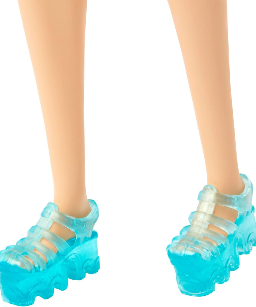 Barbie Pink Passport Italy Adventures Doll Set with Blonde Doll, Clothes, Summer Accessories and Food Pieces for Kids Ages 3 and Up