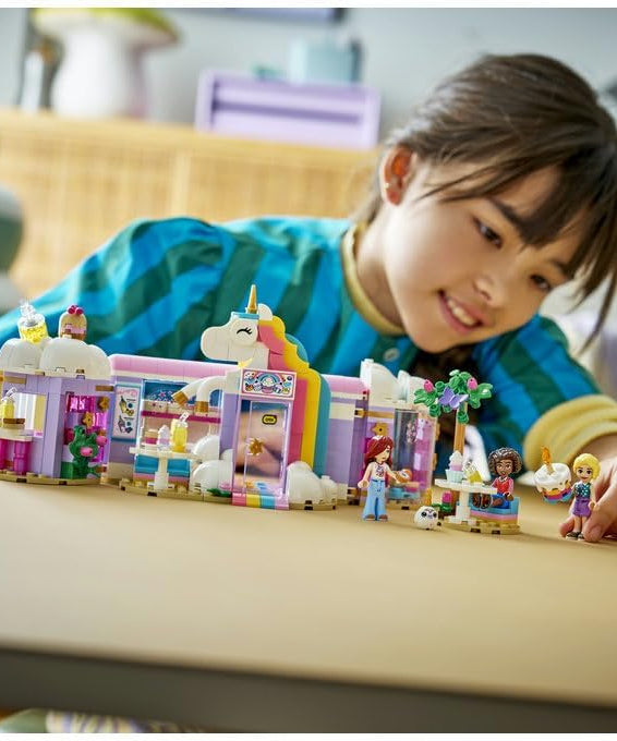 LEGO Friends Unicorn Dream Café - Toy Cake Shop w/ 3 Mini Dolls, Cash Register & Play Food Accessories incl. Cupcakes - Birthday Gift for 6+ Year Old Girls - 42684