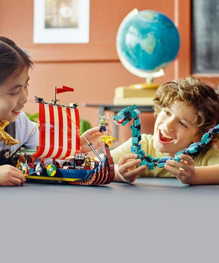 مجموعة بناء سفينة الفايكنج وثعبان ميدجارد 31132 من ليجو كريتور، 3 في 1، مع 4 مجسمات صغيرة، مناسبة للأطفال من عمر 9 سنوات فما فوق