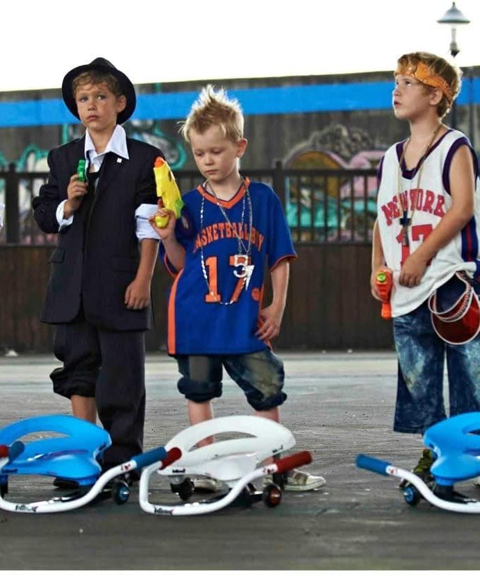 سكوتر جيه دي باج كيدز سواير المتأرجح، عجلات خلفية مضيئة بتقنية LED، مساند أقدام مانعة للانزلاق، مقعد مصبوب مريح، مناسب للأعمار من ٢ إلى ٥ سنوات، دراجات، دراجات ثلاثية العجلات، وألعاب ركوب