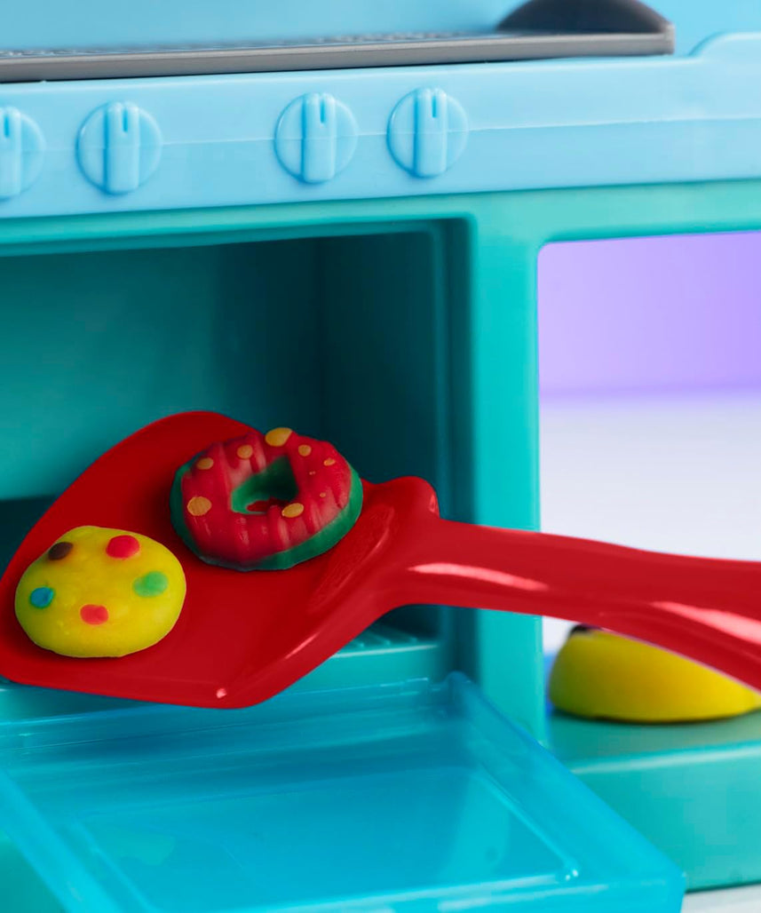 Play-Doh Kitchen Creations, Busy Chef's Restaurant Playset, 2-Sided Kitchen, Pretend Food Toys, Art & Craft, 5 Play-Doh Colors, Kids 3+