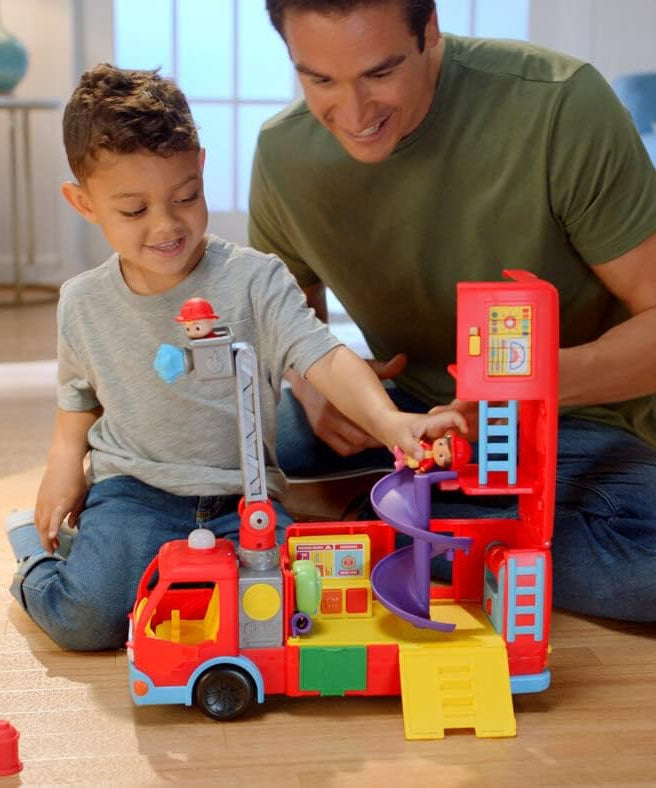 لعبة شاحنة الإطفاء المتحولة الفاخرة من كوكوميلون، مجموعة لعب تعمل بالبطارية مع أضواء وأصوات وسلّم، لشخصيتي رجلي الإطفاء جيه جيه ونينا للأطفال