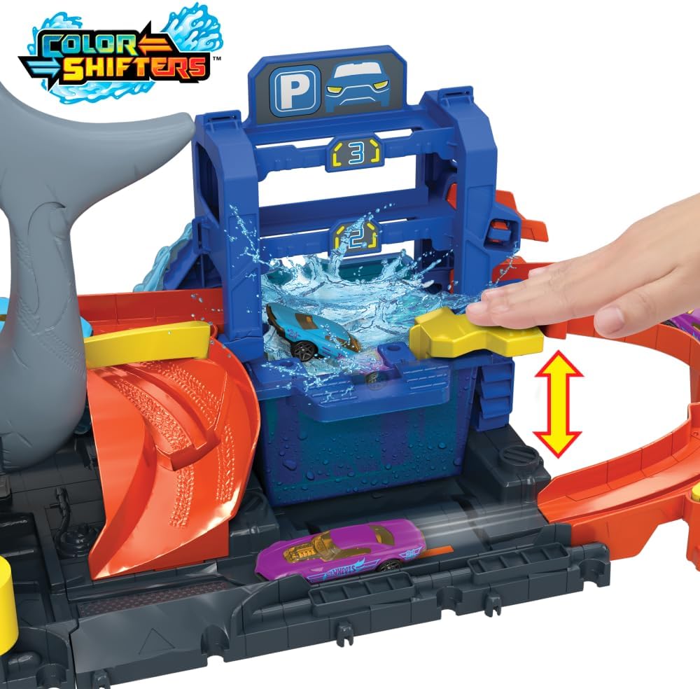 Hot Wheels Let’s Race Netflix City Shark Wash Station Playset with 1:64 Color Reveal Car, Colour Changing Car Wash Track Set, Interactive Water Play Toy for Kids 3 Years+