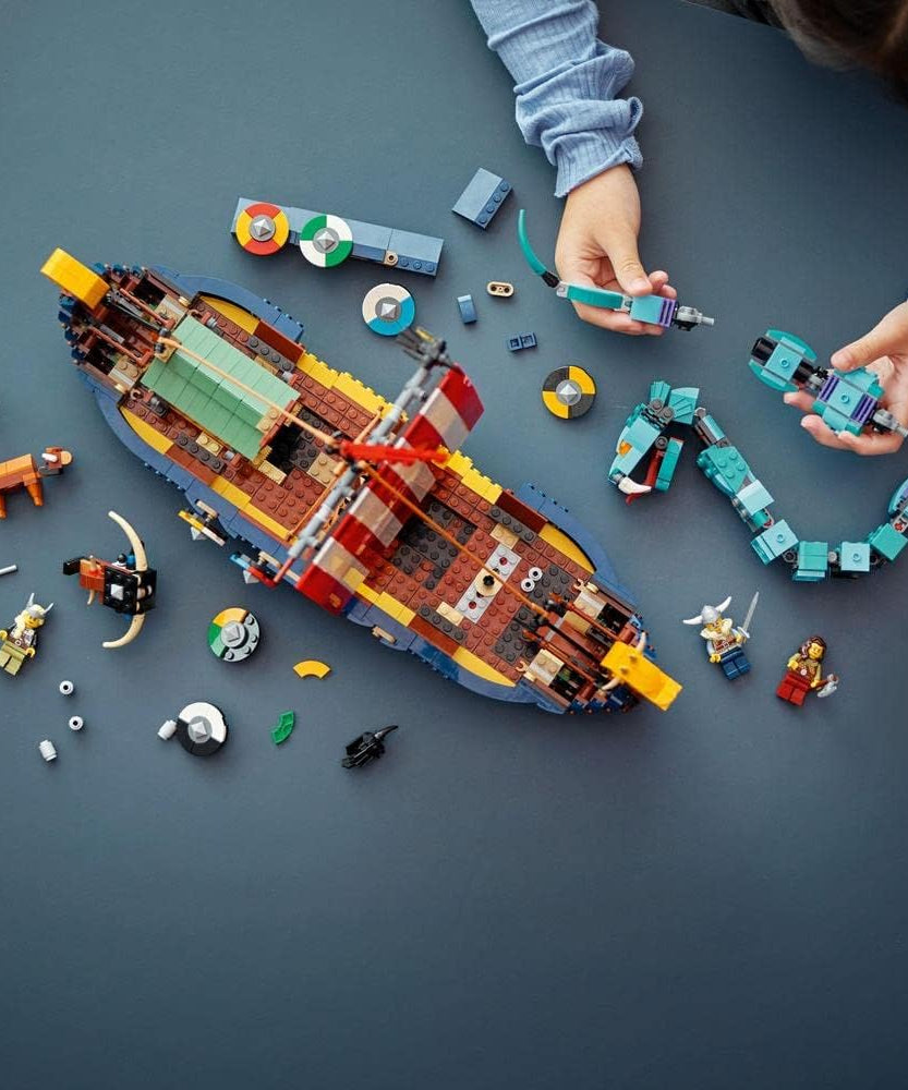 مجموعة بناء سفينة الفايكنج وثعبان ميدجارد 31132 من ليجو كريتور، 3 في 1، مع 4 مجسمات صغيرة، مناسبة للأطفال من عمر 9 سنوات فما فوق