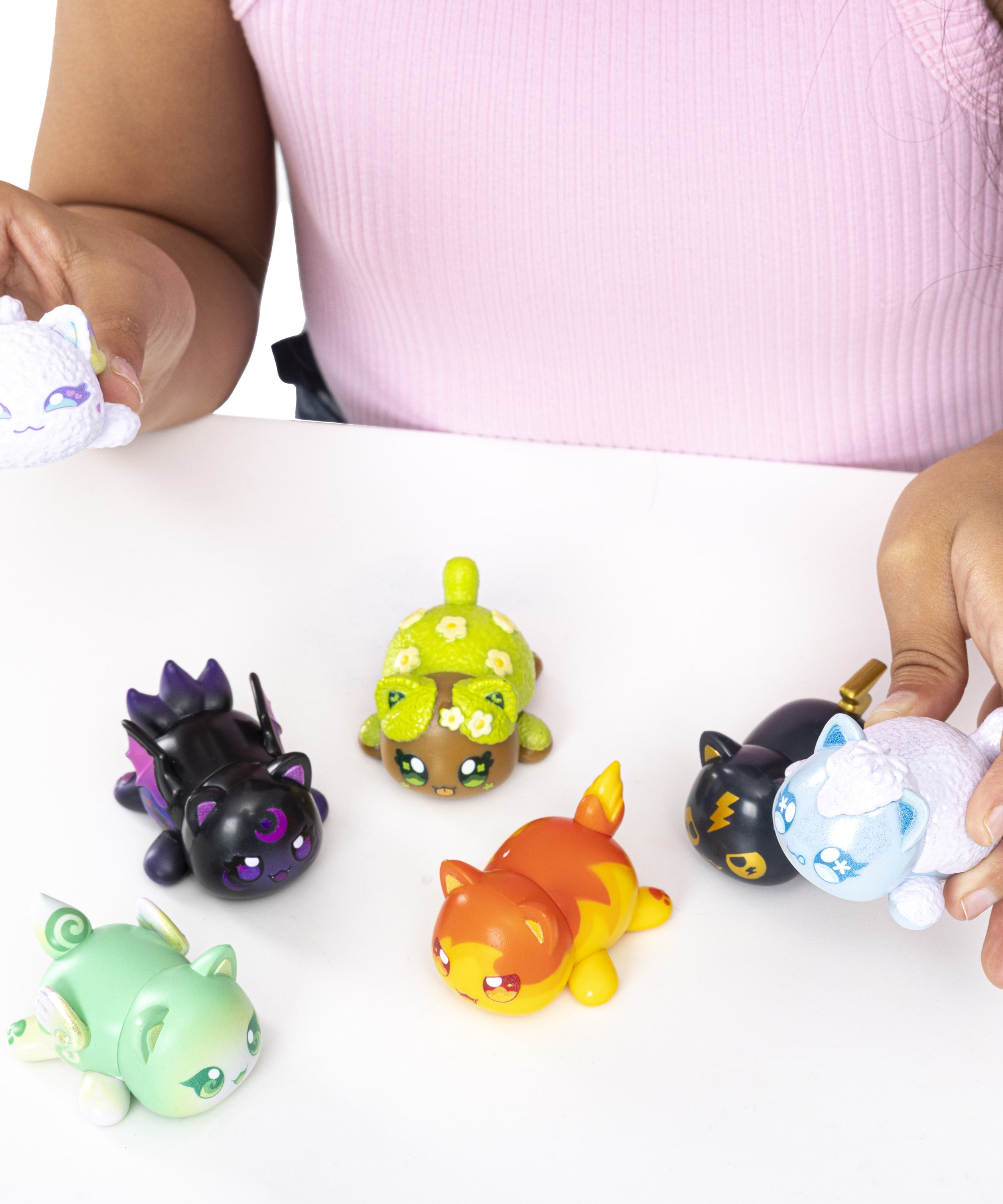 Aphmau MeeMeow Mystery Figures Series 7 Elemental Collection, Official Aphmau Merchandise, 1 Random Collectible Figure Blind Box, Surprise Toy for Girls and Boys Ages 3 and Up