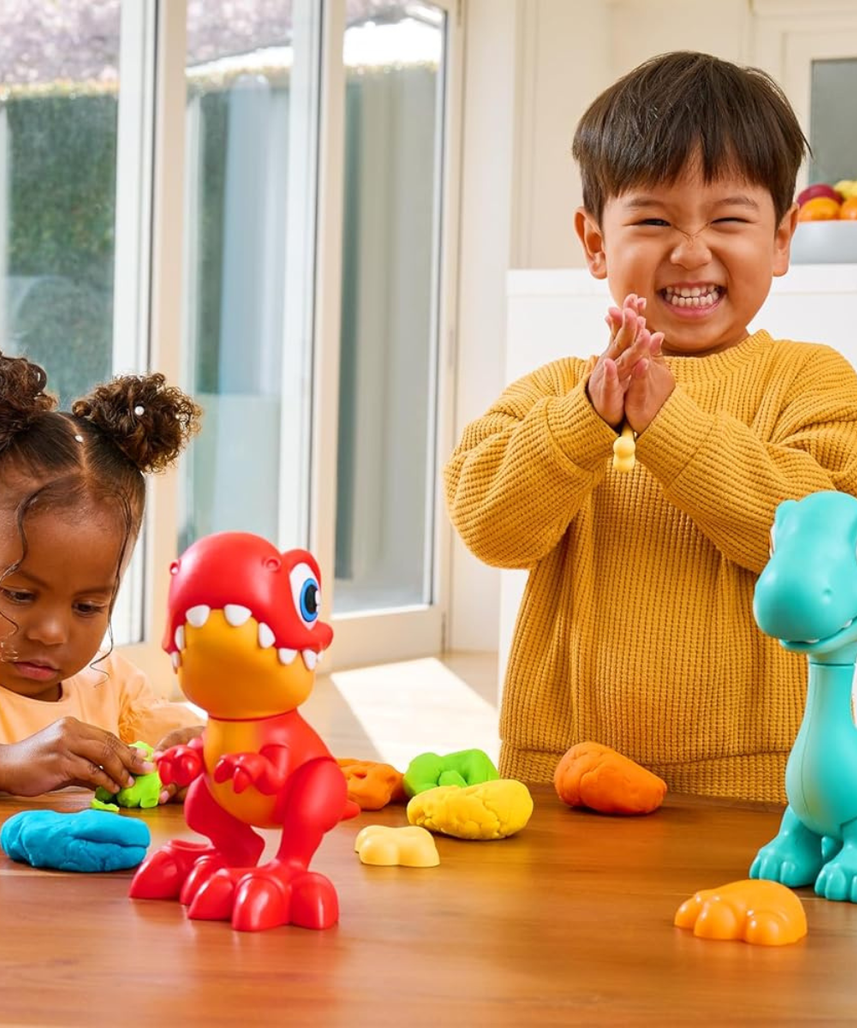 Smashers Junior Dino Dig Large Egg Brontosaur by ZURU, 18+ Surprises, Dinosaur Preschool Toy, Build + Construct Sensory Play for Kids 18 Months to 3 Years, Includes 1kg Clay + 6 Moulds + Stickers, Moveable Dino Figure