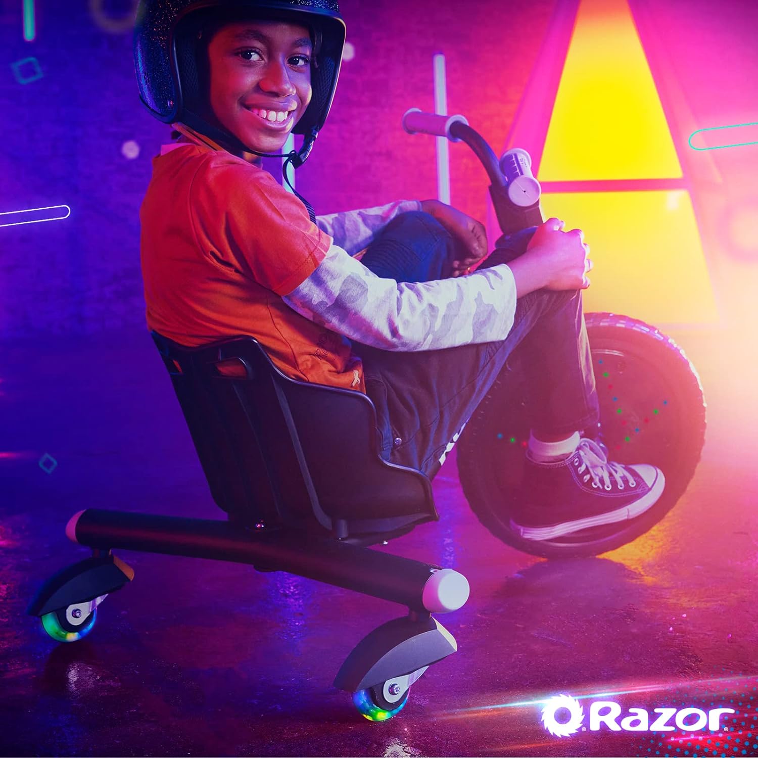 دراجة Razor RipRider 360 Lightshow Drifting ثلاثية العجلات للأطفال من سن 5 سنوات فما فوق، مزودة بدواسة ومصابيح LED متعددة الألوان تعمل بالحركة وعجلات خلفية
