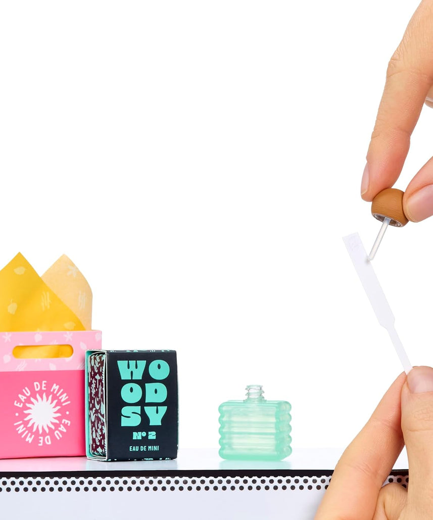 MGA Miniverse Make It Mini Fragrances DIY Collectible Perfume Set, Wearable Mini Scents with Vanity Display, Ages 8+