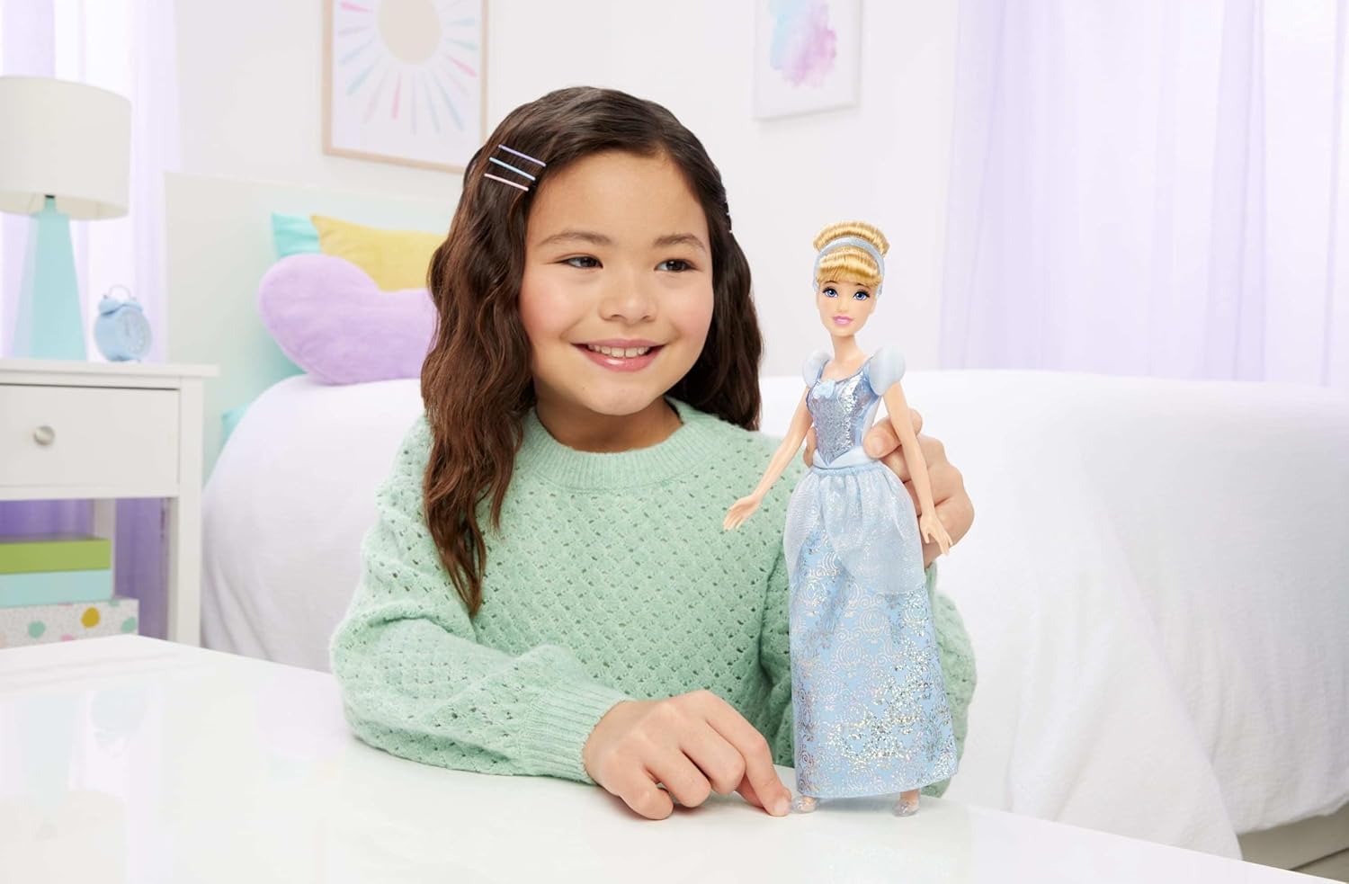 Mattel Disney Princess Cinderella Doll, Posable Fashion Doll with Removable Skirt, Shoes and Tiara, Brushable Hair, Ages 3+