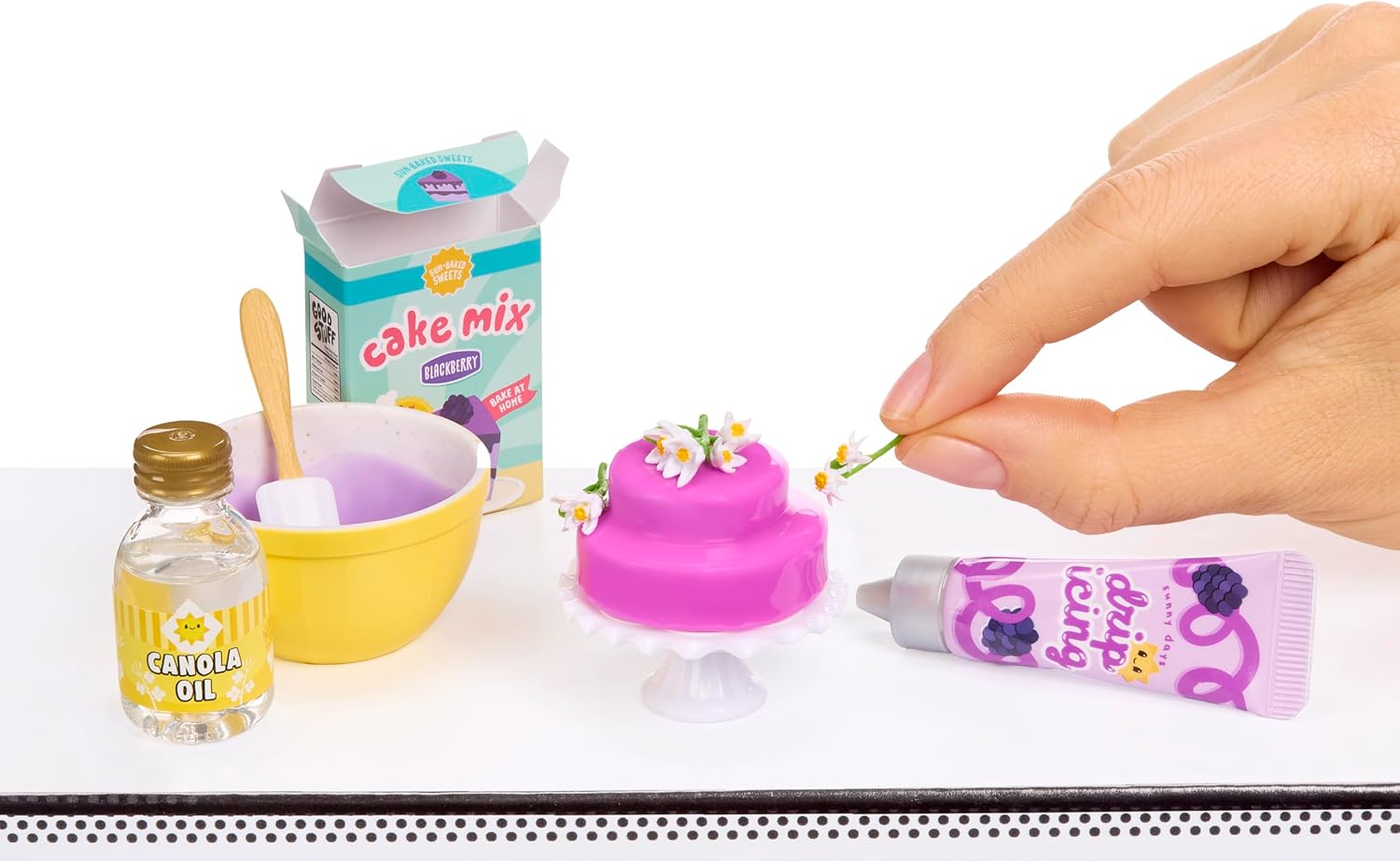 MGA’s Miniverse Make It Mini From Scratch Series 2, DIY Resin Baking Collectibles with Ingredients, Recipe Card, Accessories & Display, Cakes, Pasta, Bread, Cheesecake – 12 Styles- 546849