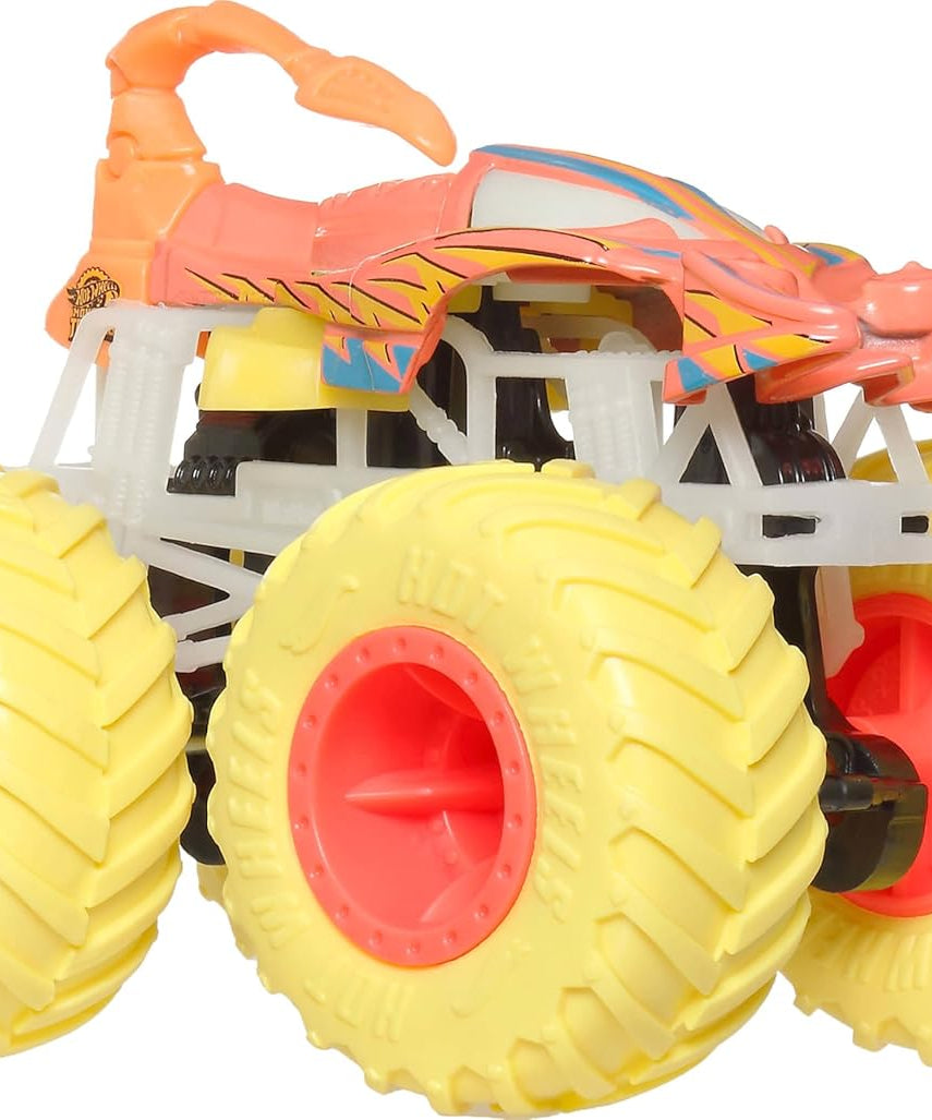 Hot Wheels Monster Trucks Glow-in-the-Dark Die-Cast Toy Truck 1:64 Scale, Surprise Style, Collectible Vehicle for Kids 3+