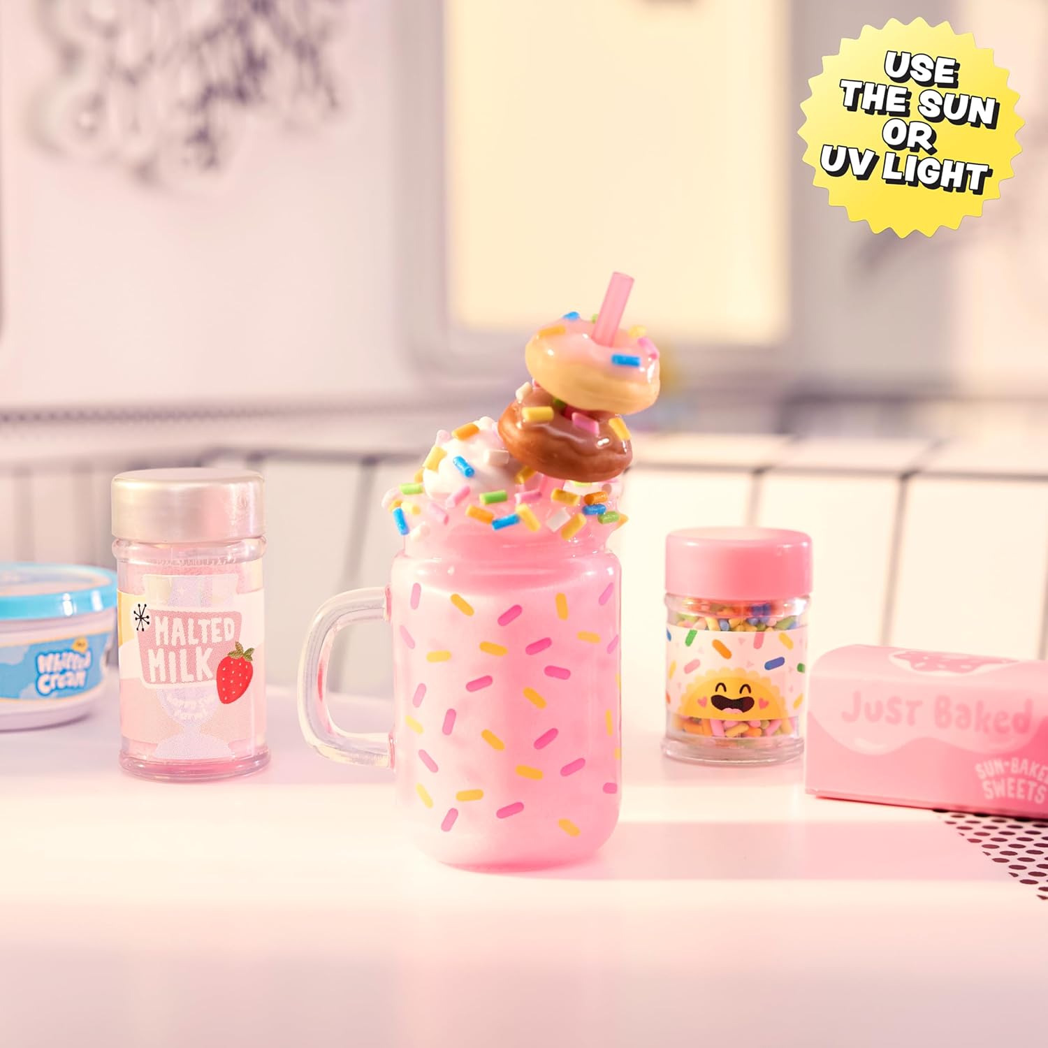 MGA’s Miniverse Make It Mini Foods Diner Series 4 Surprise, DIY Mini Resin Snack & Dessert Replicas with Ingredients, Recipe Card, Accessories, Table Display & Blind Packaging – 8 Styles- 546825