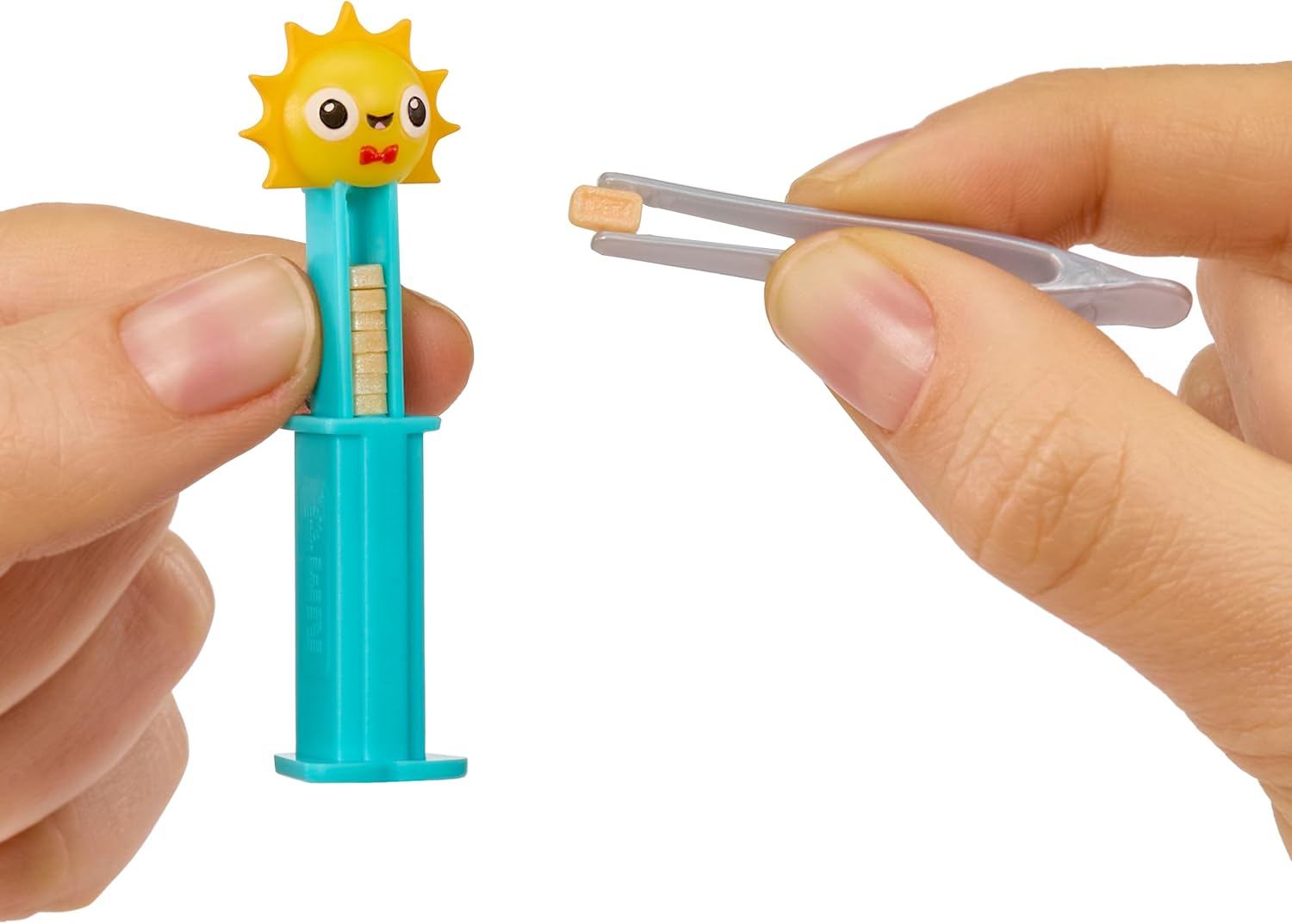 MGA’s Miniverse Make It Mini Treats Collectible Resin Craft Kit, Mystery Blind Capsule Confectionery Minis, DIY Display Toys for Collectors & Kids Ages 8+