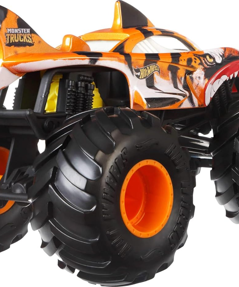 Hot Wheels Monster Trucks, Oversized Monster Truck, 1:24 Scale Die Cast Toy Truck with Giant Wheels and Cool Designs, JDR02