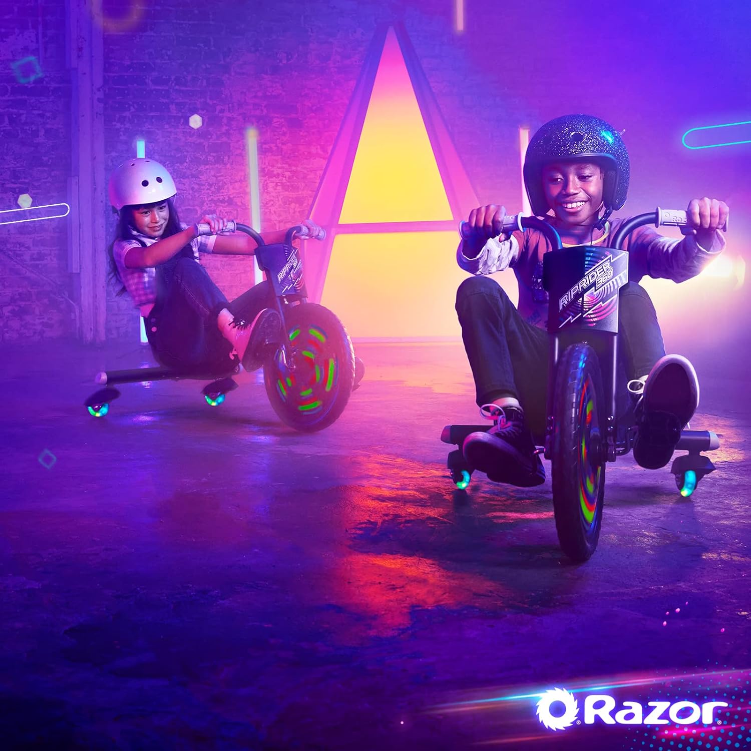 دراجة Razor RipRider 360 Lightshow Drifting ثلاثية العجلات للأطفال من سن 5 سنوات فما فوق، مزودة بدواسة ومصابيح LED متعددة الألوان تعمل بالحركة وعجلات خلفية