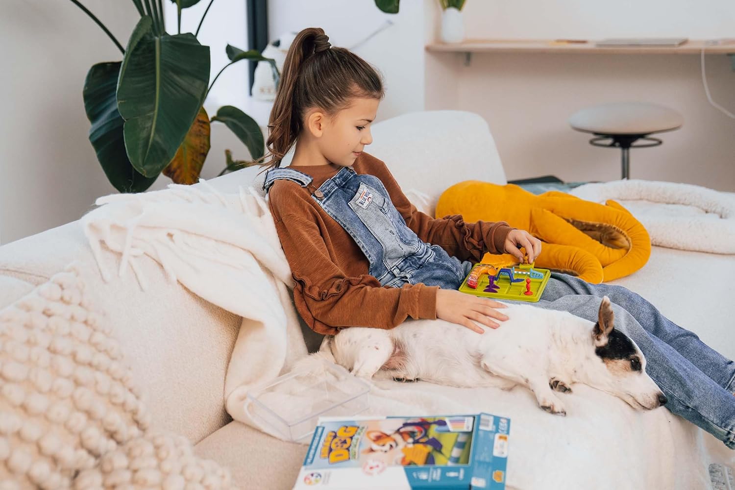 SmartGames Smart Dog Obstacle Course, Brain Teaser Puzzle with 60+ Challenges, STEM Educational Toy for Kids 7+