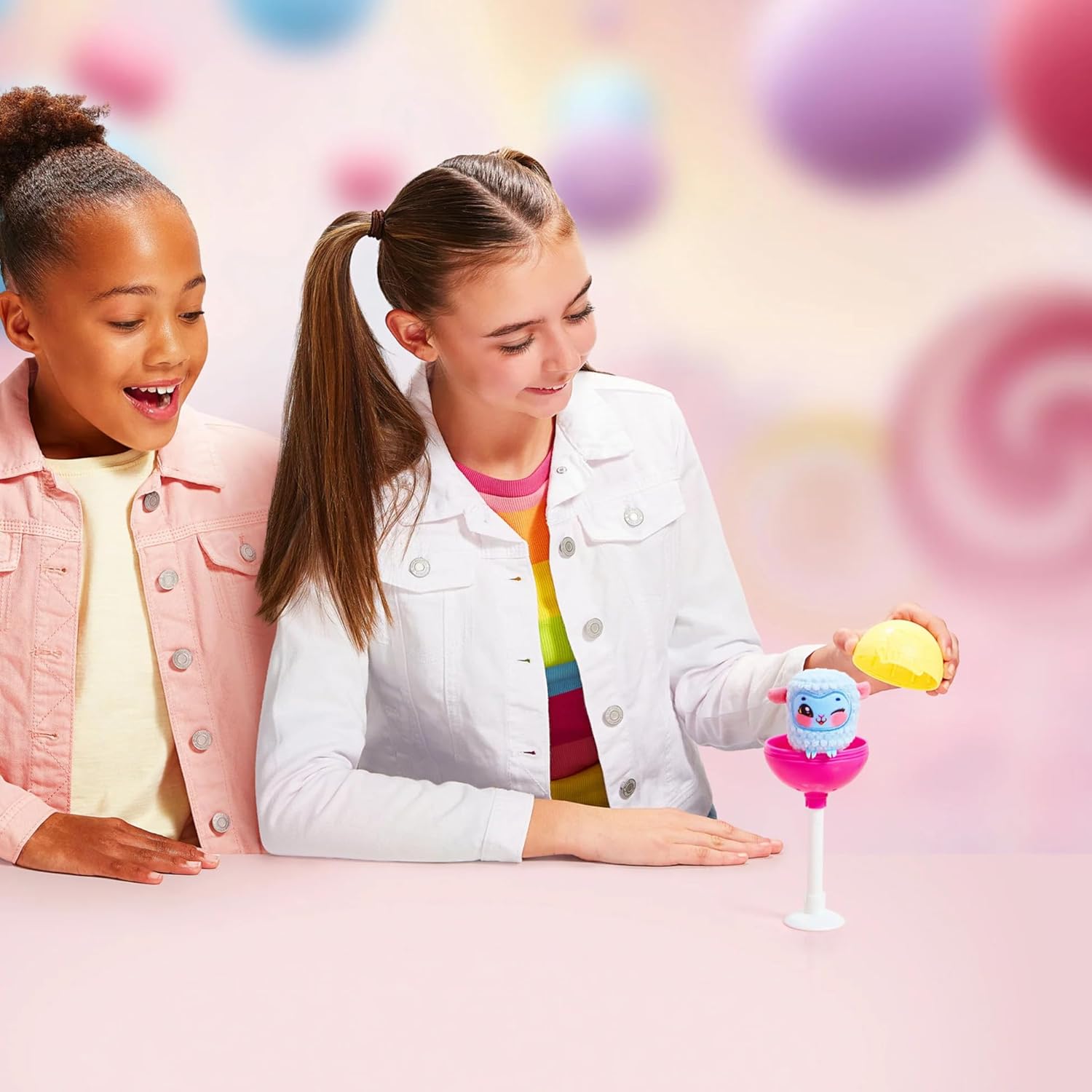 Cookeez Makery Yum Yumz S3 Single Pack, Series 3, Full of Fun & Yum, Sweet Scented Plush Surprises Inside A Lollipop, 30+ Plush Candy Pets to Collect with Common, Rare, Ultra Rare and Limited Edition