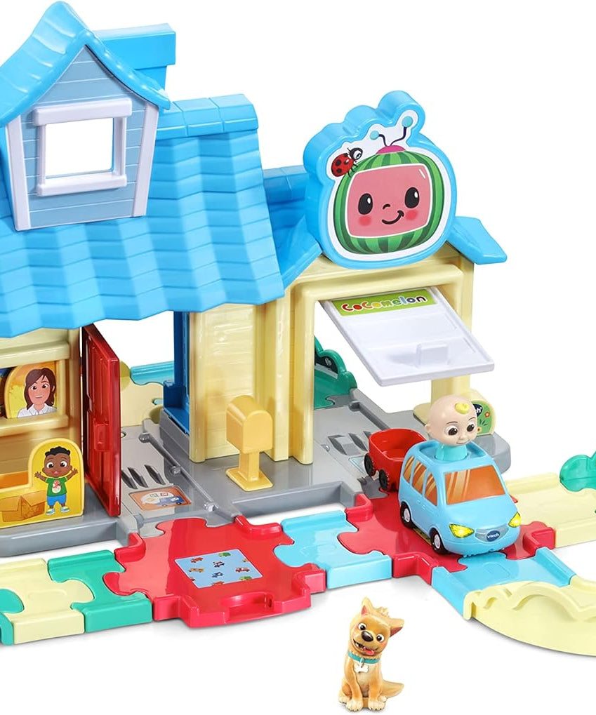 VTech CoComelon Go! Go! Smart Wheels JJ’s House Track Set, Interactive Songs & SmartPoint, Ages 1.5 – 5 Years