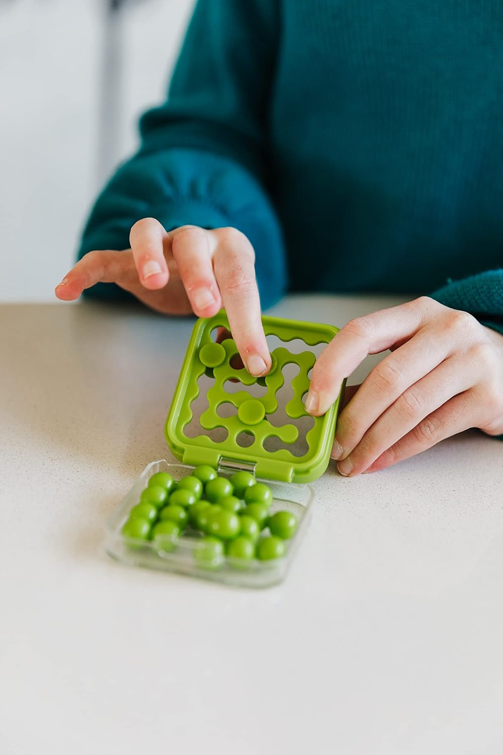 SmartGames IQ Mini Handheld Educational Puzzle Game Create Your Own Levels Brain Teaser for Kids Ages 6 and Up Travel-Friendly Matching Game