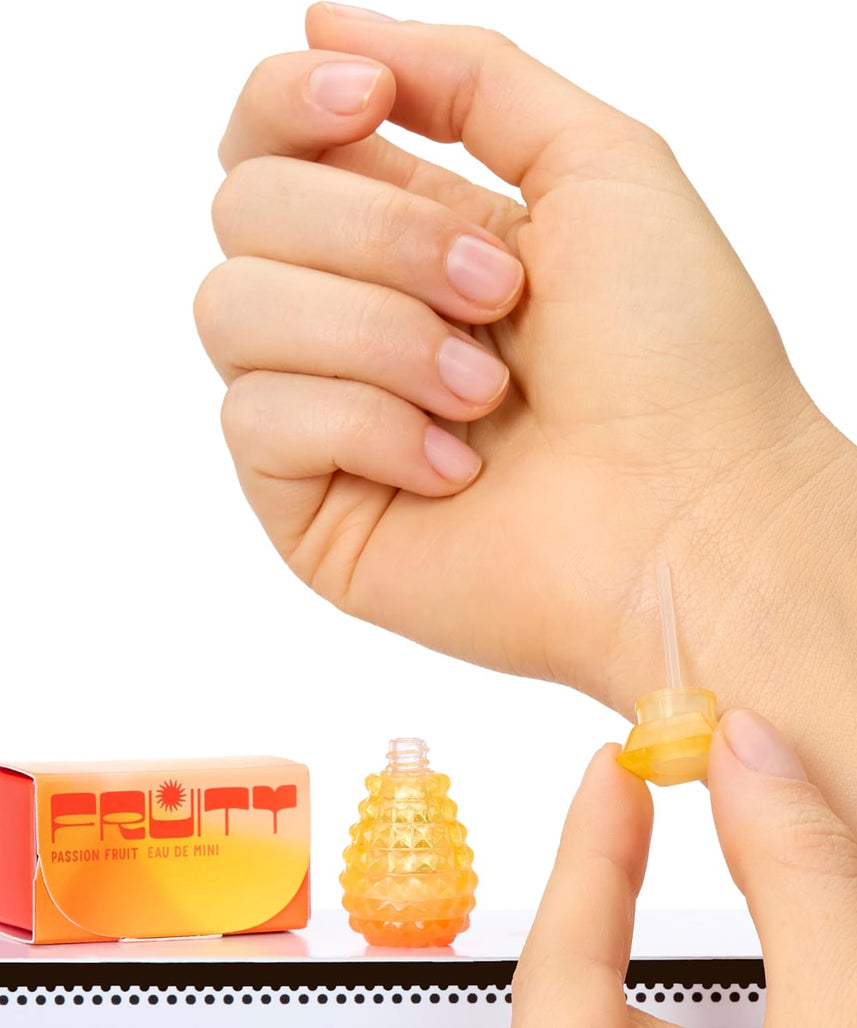 MGA Miniverse Make It Mini Fragrances DIY Collectible Perfume Set, Wearable Mini Scents with Vanity Display, Ages 8+