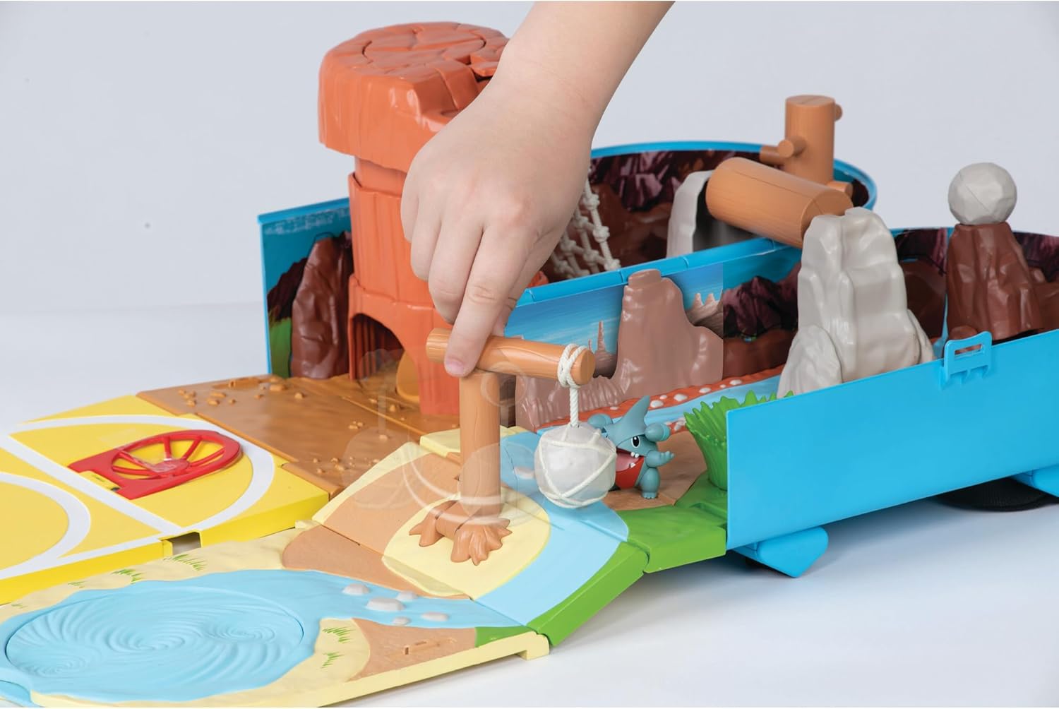 Pokemon Carry Case Battle Desert Playset, Portable Backpack Playset with Action Zones and Pikachu Figure, Official Pokemon Toy, Ages 4+