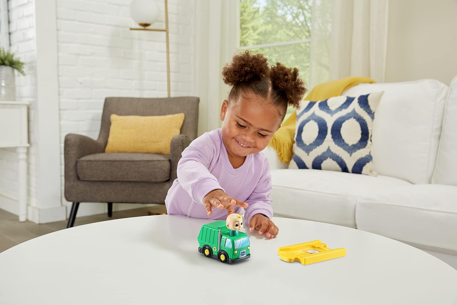 VTech CoComelon Go! Go! Smart Wheels JJ’s Recycling Truck & Track, Interactive Toddler Toy, Ages 1.5–5 Years