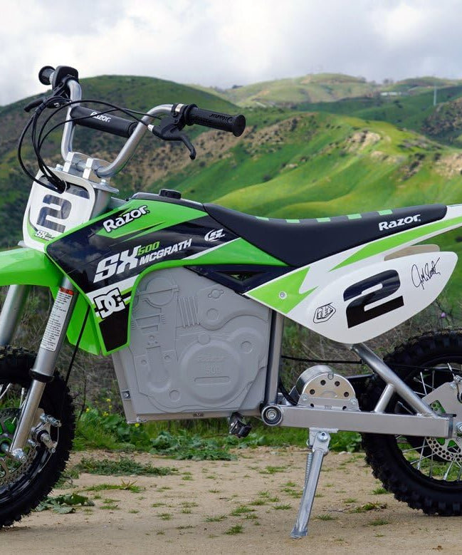 دراجة موتوكروس كهربائية Razor Dirt Rocket SX500 McGrath، لون أخضر، عالية عزم الدوران، مناسبة للمراهقين والبالغين، تصل سرعتها إلى 15 ميلاً في الساعة، مناسبة للأعمار من 14 عامًا فما فوق