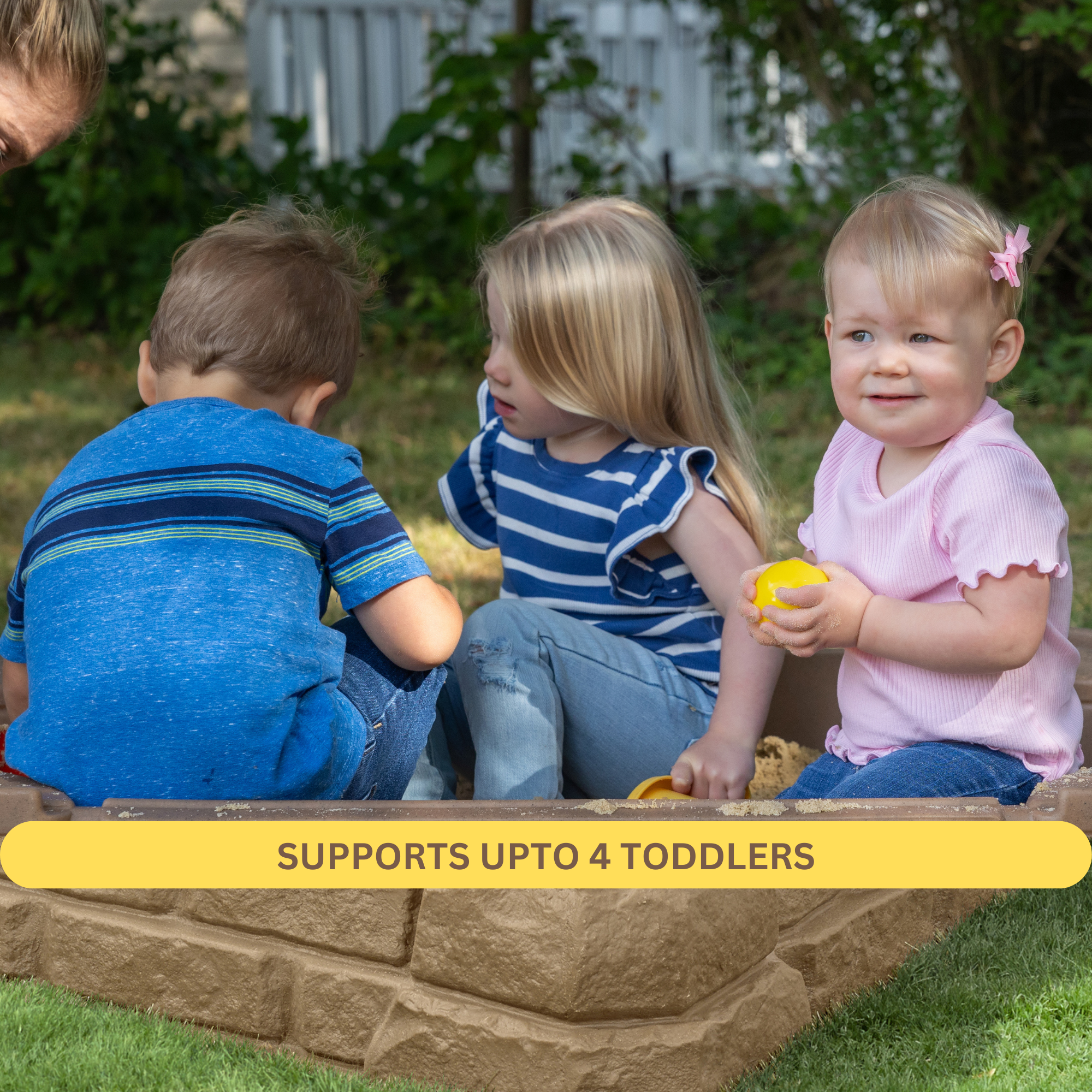 Step2 Naturally Playful Sandbox with Lid, Outdoor Sandpit, Sensory Play and Activity Toy with 4 Molded Seats, Backyard Garden Sandpit with 90 kg Holding Capacity, Suitable for Toddlers Aged 2+