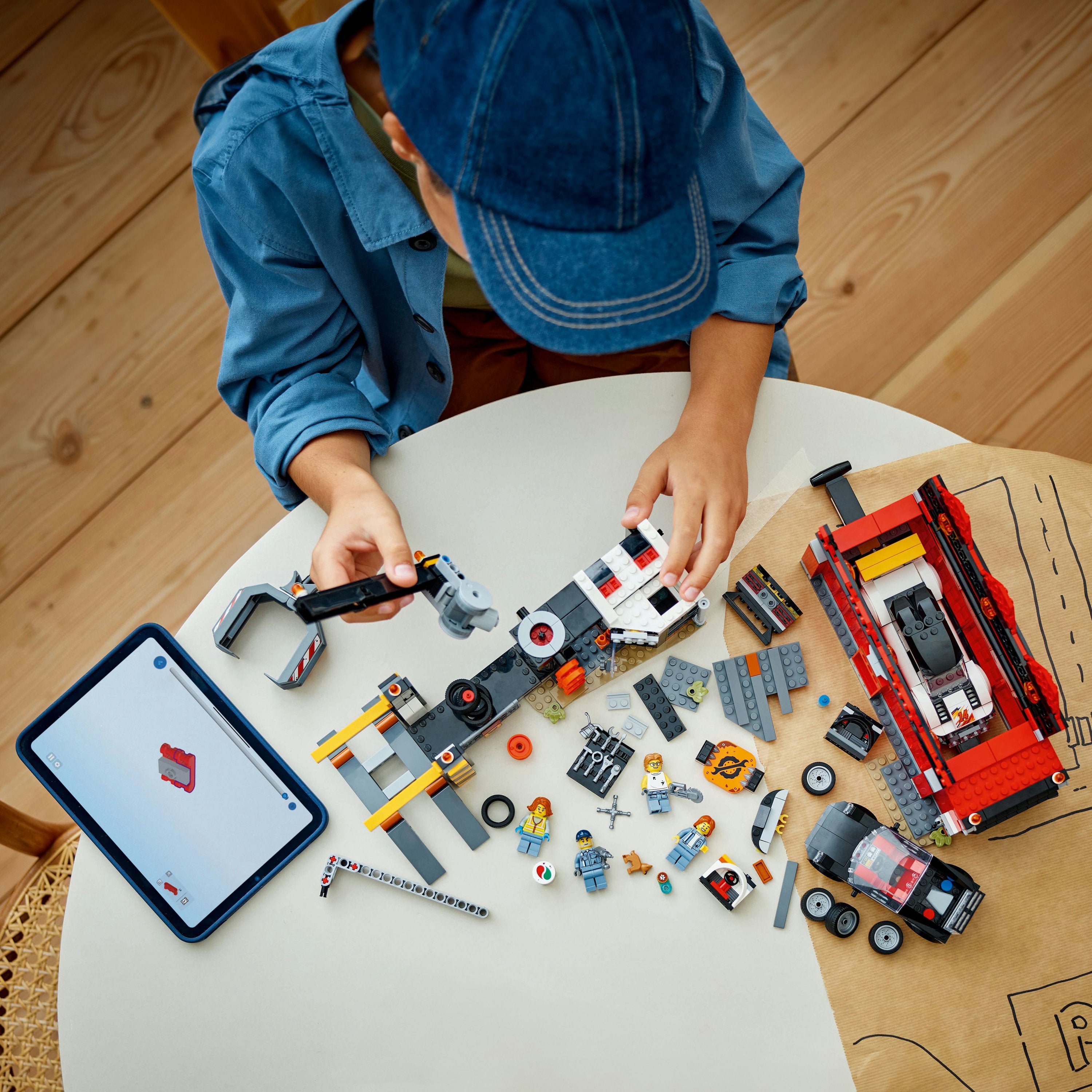 LEGO City 60472 Scrapyard with Cars V29 for Boys 7+ Creative Building Toy with Vehicles and Roleplay